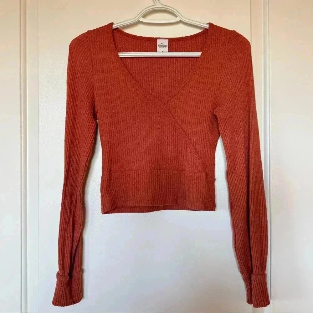 Hollister Long Sleeve V Neck